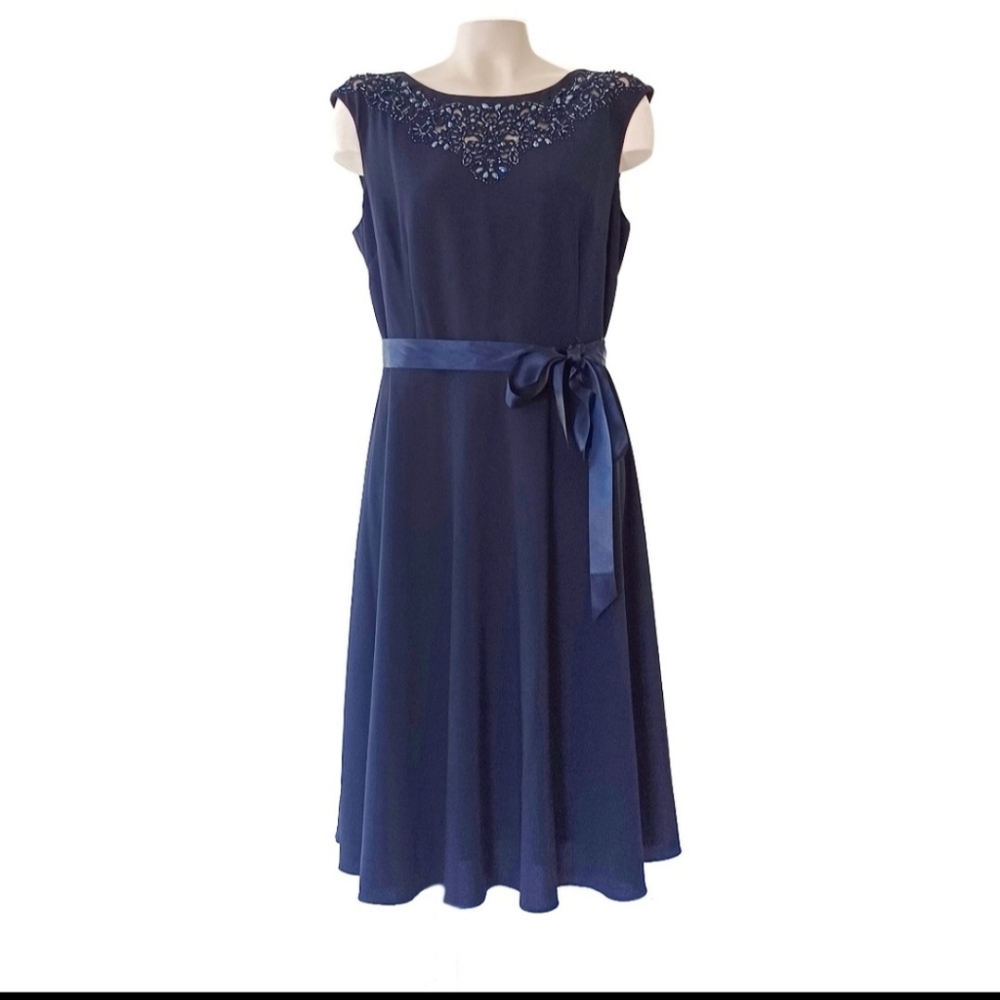 Tahari Elegant Evening Dress